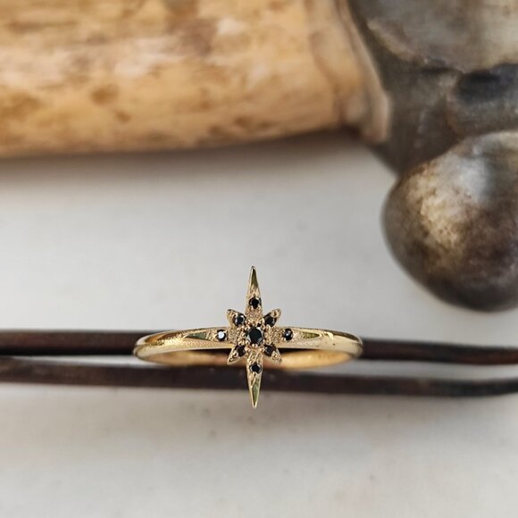 Pinky ring. 14k Yellow gold Diamonds ring. Star ring. Black Diamonds ring. - Picture 9 of 16